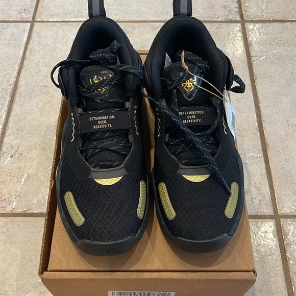 NWT - D.O.N. Issue 3 Basketball sneakers - size 6.5 - black and gold - Picture 2 of 9